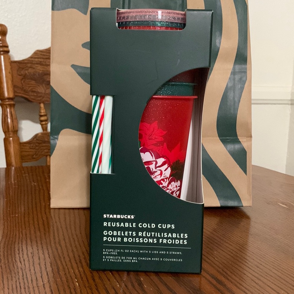 Starbucks holiday 2022 reusable cold cups